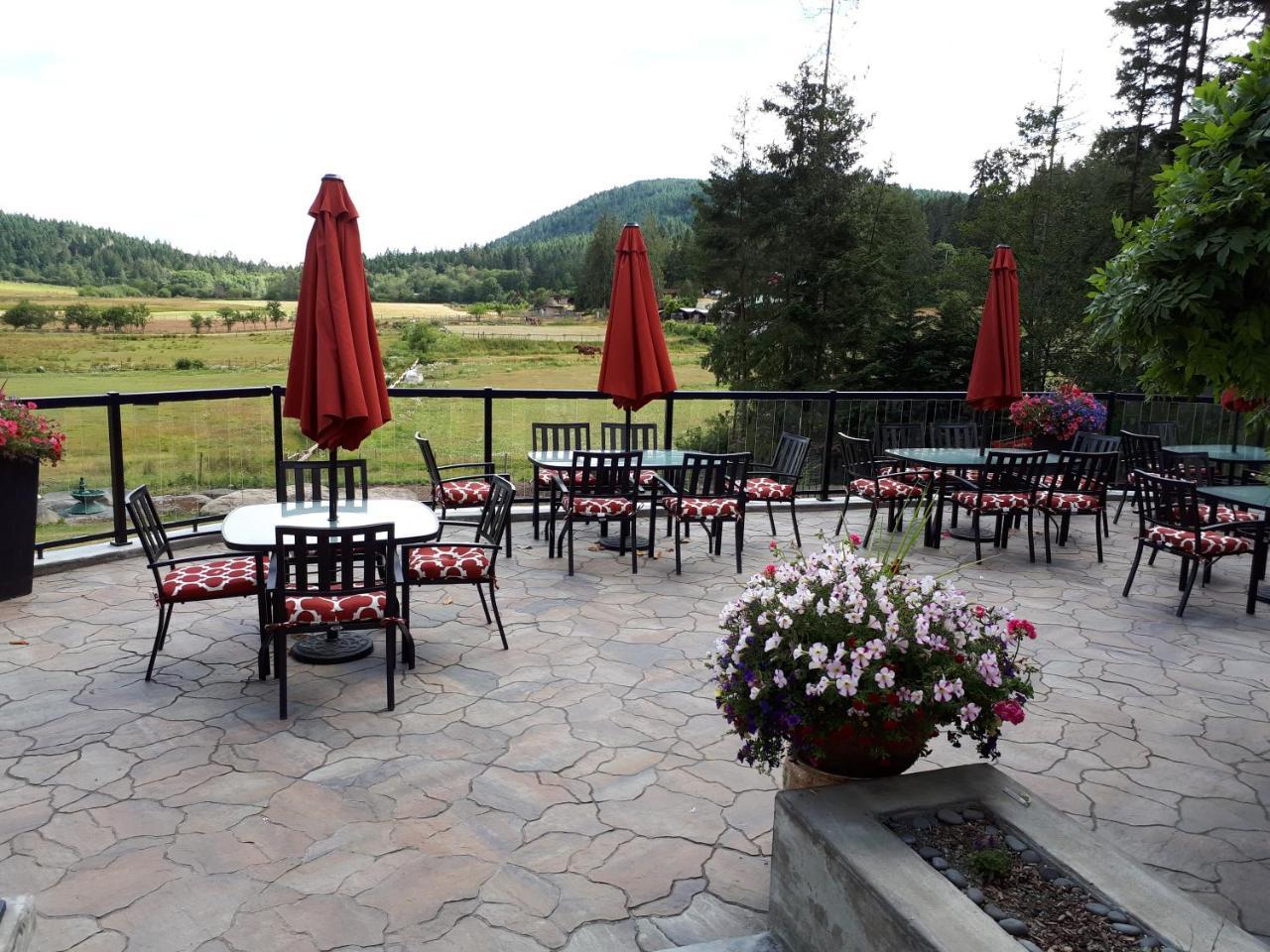 Woodstone Manor Inc. Hotel Sturdies Bay Exterior photo